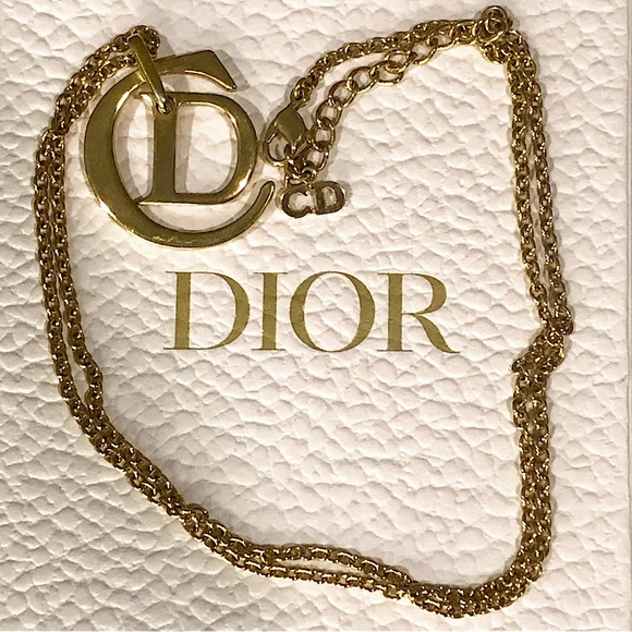 DIOR Oversized CD Monogram Gold Plated Pendant on 22” GP Necklace in DIOR BOX - Picture 6 of 13